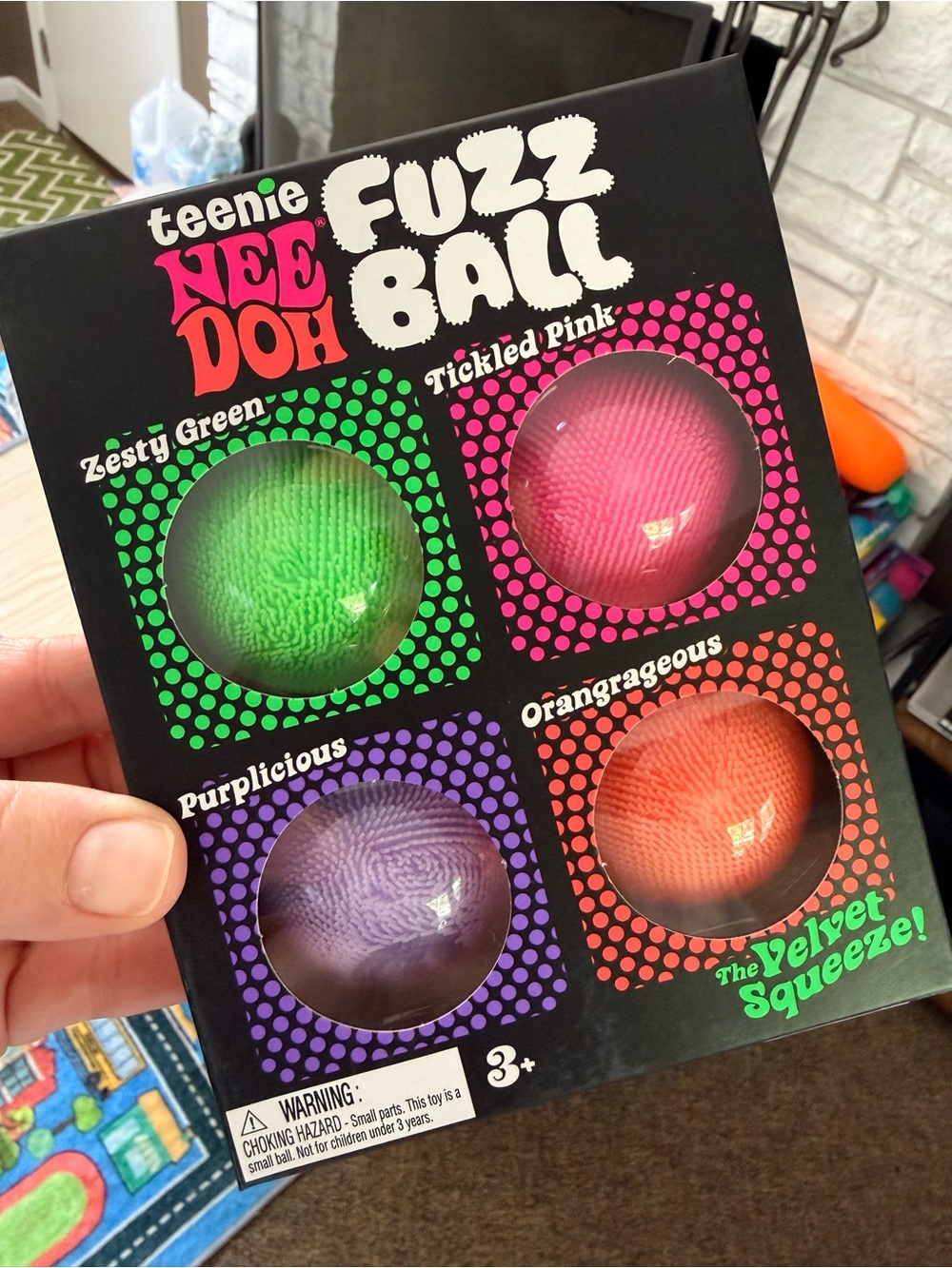 Schylling- Teenie Needoh- FUZZ BALL- 4 pack